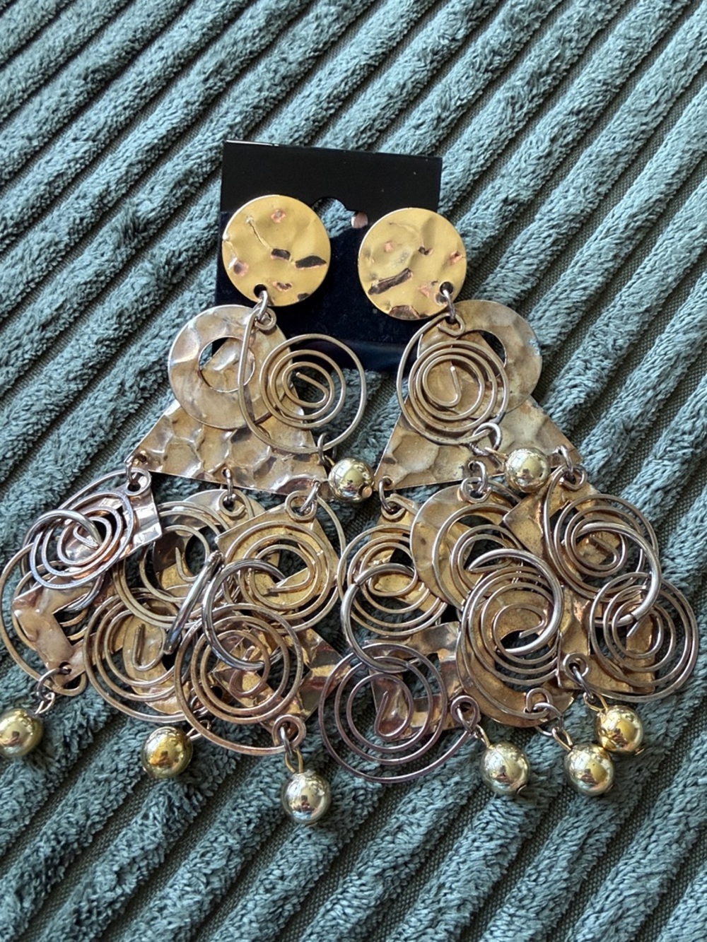 Vintage Gold-Tone Spiral Dangle Chandelier Clip-On Earrings - Costume
